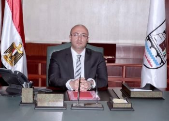 محافظ بني سويف يقرر إعفاء مدير إدارة هندسية من منصبه وإحالة مذكرة الشئون القانونية للنيابتين العامة والإدارية