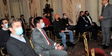 وزير السياحة والآثار يدعو السائحين الفرنسيين لزيارة مصر والاستمتاع بالرحلات النيلية بها وزيارة الأسواق التقليدية لاقتناء الهدايا التذكارية