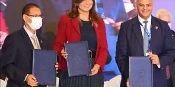 وزيرة الهجرة تعلن تفاصيل إصدار أول وثيقة تأمين للمصريين العاملين والمقيمين بالخارج مطلع 2022