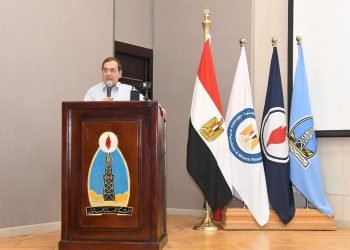 وزير البترول: – وضع حجر الأساس لمحطة معالجة الحمد البرية بتكلفة استثمارية مليار جنيه