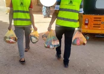 توزيع 6000 وجبة وشنطة مواد غذائيّة بمؤسسة القبة الخضراء ببني سويف