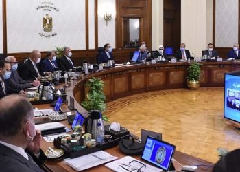 مدبولي يؤكد ضرورة استكمال إزالة التعديات على فرعي النيل برشيد ودمياط