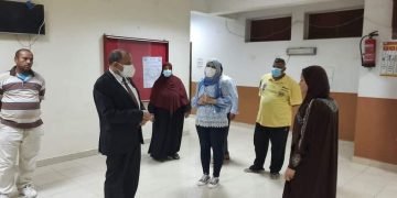 رئيس جامعة بنى سويف يفاجئ المدن الجامعية ليلا ويطمئن على تسكين أبنائه الطلاب