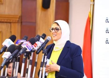 وزيرة الصحة: استقبال مليون و ٣٩٨ ألفًا من لقاح «فايزر» بمطار القاهرة الدولي