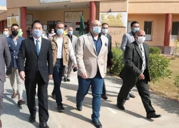 محافظ بني سويف يزور المدرسة المصرية اليابانية بشرق النيل لمتابعة سير العملية التعليمية