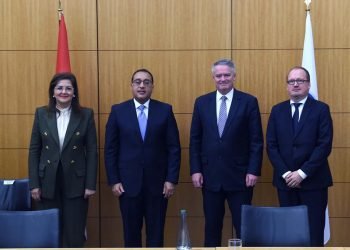 رئيس الوزراء والسكرتير العام لمنظمة التعاون الاقتصادي والتنمية يوقعان مذكرة تفاهم لتدشين برنامج قطري مدته ٣ أعوام