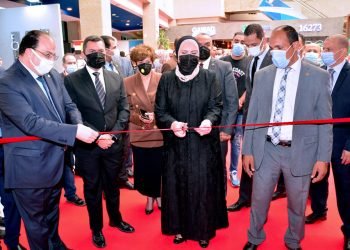 نيفين جامع:  مصر تمتلك كافة المقومات لتكون مركزاً إقليمياً لصناعة وتصدير السيراميك