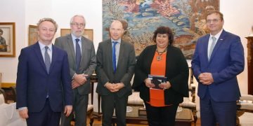 وزيرة الثقافة تستقبل سفير التشيك لبحث التعاون المشترك وافتتاح أول مركز ثقافي للتشيك في مصر وإفريقيا