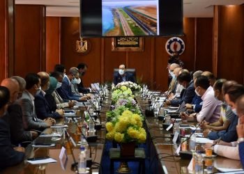 مدبولي يتفقد المشروعات التنموية والخدمية بالسويس ويبدأ جولته بلقاء نواب البرلمان بالمحافظة