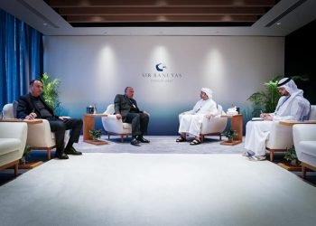 وزير الخارجية يلتقي نظيره الإماراتي على هامش منتدى “صير بني ياس”