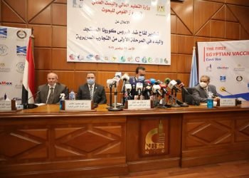 وزير التعليم العالي يعلن بدء التجارب السريرية للقاح المصري (كوفي فاكس) المضاد لفيروس كورونا