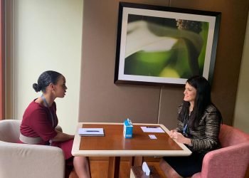 “المشاط” تبحث مع مؤسسة التنمية الجديدة تعزيز تبادل الخبرات والتعاون الفني في مجالات التعاون بين بلدان الجنوب والمدن المستدامة والنمو الأخضر