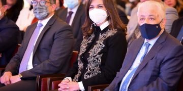 وزراء الهجرة والسياحة والتعليم يشهدون استعراض استراتيجية جديدة للتواصل والاتصال مع المصريين بالخارج أعدها خبير دولي