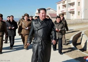 منع ارتداء المعاطف الجلدية حفاظا على هيبة الزعيم الكورى الشمالى كيم