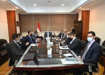 وزير الإسكان يستعرض مقترح برنامج إدارة وتشغيل منطقة الأعمال المركزية بالعاصمة الإدارية الجديدة