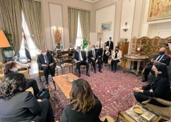 شكري يؤكد للمديرة التنفيذية لهيئة الأمم المتحدة الأهمية التي توليها مصر لتعزيز حقوق المرأة