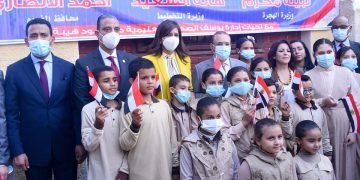 وزيرة الهجرة ومحافظ الفيوم يتفقدان عدداً من مشروعات المبادرة الرئاسية “حياة كريمة” بقرية الشواشنة