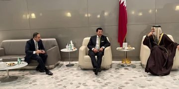 وزير الشباب والرياضة يصل الدوحة لحضور افتتاح كأس العرب