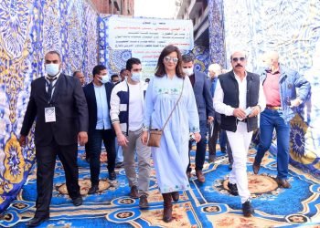 وزيرة الهجرة ومحافظ أسوان يفتتحان غرفة مرضى القدم السكري وقسم المسالك البولية وقسم جراحة المخ والأعصاب بمستشفى أسوان الجامعة