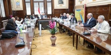 وزير الزراعة يبحث مع مسئولي منظمة الصحة العالمية سبل دعم جهود الدولة المصرية فى خططها لمقاومة مضادات الميكروبات