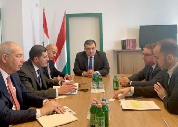 رئيس اقتصادية قناة السويس يلتقي مسئولي وزارة التجارة للتعريف بالفرص الاستثمارية للمنطقة الاقتصادية