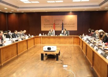 وزيرا السياحة والآثار والبيئة يجتمعان لمناقشة الاستعدادات السياحية لاستضافة مصر لمؤتمر الأطراف للتغيرات المناخية cop27