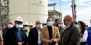 مدبولي: تكليف واضح من الرئيس بسرعة الانتهاء من المشروعات التي تخدم أهالينا في الصعيد