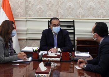 رئيس الوزراء يتابع مع محافظ دمياط عددا من ملفات العمل المهمة