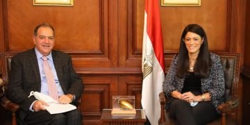 وزيرة التعاون الدولي تبحث مع المدير الإقليمي لمؤسسة التمويل الدولية  سبل تعزيز التعاون مع المؤسسة لتشجيع القطاع الخاص وجذب الاستثمارات