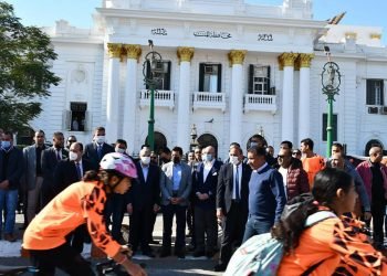 وزير الرياضة يطلق شارة بدء ماراثون للدراجات والمشي بالمنيا