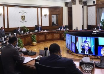 مدبولي يٌكلف بسرعة إعداد الرسومات التنفيذية لفصل شبكتي صرف الأمطار والصرف الصحي .. وضرورة الاستفادة من هذه المياه