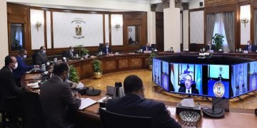 مدبولي يٌكلف بسرعة إعداد الرسومات التنفيذية لفصل شبكتي صرف الأمطار والصرف الصحي .. وضرورة الاستفادة من هذه المياه