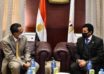 وزير الرياضة يبحث التعاون الثنائي مع سفير إندونيسيا