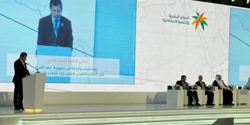 وزير الشباب يستعرض التجربة المصرية في مواجهة أزمة كورونا علي صعيد مجالي الشباب والرياضة