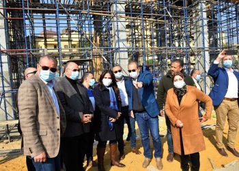 محافظ القاهرة ومساعد أول رئيس الوزراء يتفقدان أعمال تطوير حدائق الفسطاط وساحة جامع عمرو بن العاص