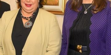 السفيرة نبيلة مكرم تشيد بجهود مدرسة “نجيب محفوظ” بإيطاليا في ربط أبنائنا بهويتهم وتاريخهم