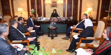 السفيرة نبيلة مكرم: حريصون على تنفيذ التوجيهات الرئاسية بدعم استراتيجية الدولة في توطين الصناعة وجهود بناء الإنسان في الجمهورية الجديدة