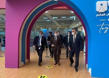 وزير الطيران يتفقد استعدادات مطار شرم الشيخ لاستقبال ضيوف منتدى شباب العالم