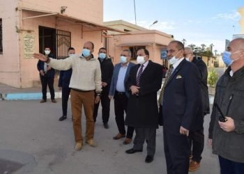 رئيس جامعة بنى سويف يتابع سير العمل بمقر توقيع العاملين ويؤكد نعمل على إيجاد الحلول وتذليل الصعوبات