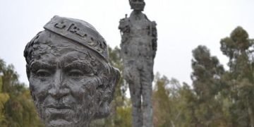 فى دوحة الشعر ” الجواهرى متنبى العصر الحديث نهر العراق الثالث وشاعر العرب الأكبر