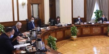 رئيس الوزراء يوجه بوضع خطة تنفيذية على مدار خمس سنوات لسد العجز في أعداد المعلمين