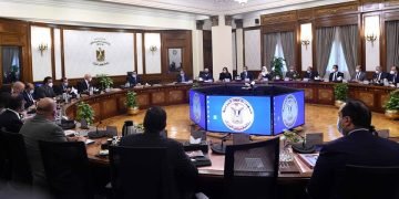 مدبولي يؤكد أهمية المتابعة الدقيقة للمشروعات لتذليل العقبات ودفع وتيرة العمل لسرعة توفير حياة كريمة لأهالينا