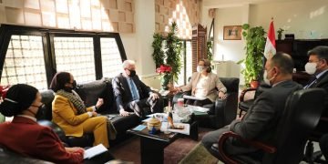 وزيرة البيئة تستعرض المحاور الرئيسية لاستعدادات مدينة شرم الشيخ لcop27