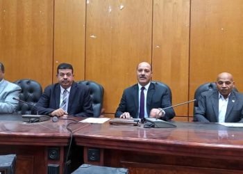 محافظ سوهاج يتابع الاستعدادات النهائية لامتحانات الفصل الدراسي الأول