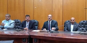 محافظ سوهاج يتابع الاستعدادات النهائية لامتحانات الفصل الدراسي الأول