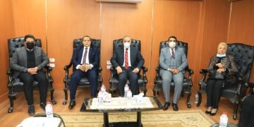 محافظ سوهاج يشهد مؤتمر ” الطريق نحو المهنية السياحية “