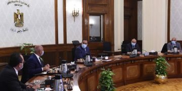 مدبولي: تنفيذا لتوجيهات الرئيس .. الإسراع في بدء إنشاء المحور المقترح بمنشأة القناطر التي شهدت مؤخرا حادث سقوط سيارة في نهر النيل فرع رشيد