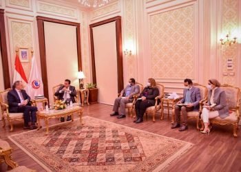 وزير التعليم العالي والقائم بعمل وزير الصحة يستقبل “السفير البولندي” لدى مصر لبحث أوجه التعاون بين البلدين في القطاع الصحي