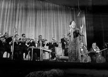 قصص حب خلدتها قصائد كوكب الشرق