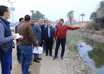 “محافظ سوهاج ” يتفقد بدء أعمال مشروع تطوير ورفع كفاءة مدخل سوهاج الشرقي بأخميم